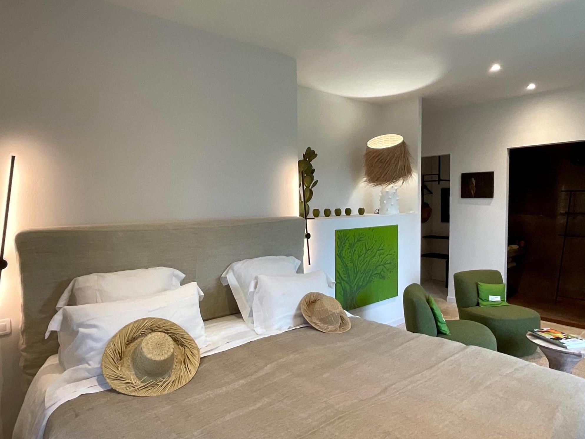 ゴルド Provence Km28 Bed & Breakfast エクステリア 写真